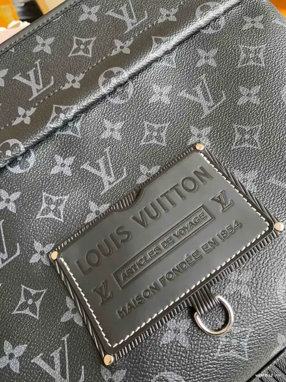 WIS LOUIS MESSENGER VUITTON BAG 0513